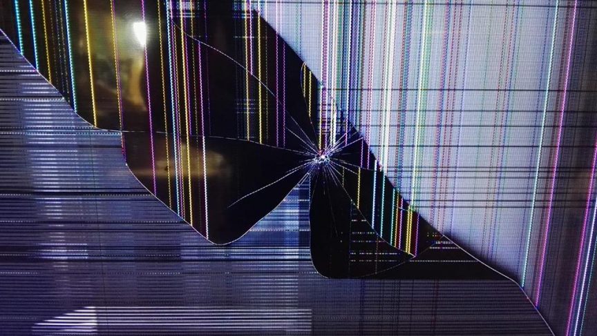 Ребенок уронил телевизор LG 42LA667V на пол